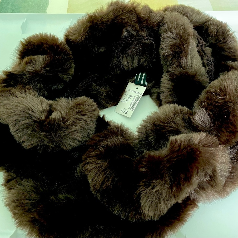 Dark Chocolate Brown Soft Faux Fur Neck Wrap Scarf Dress Barn NWT